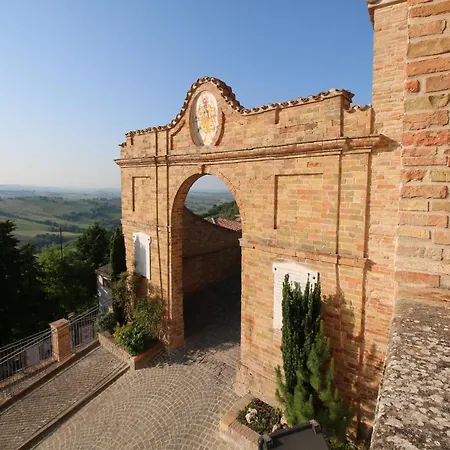 Flat In With Swimming Pool Arcevia